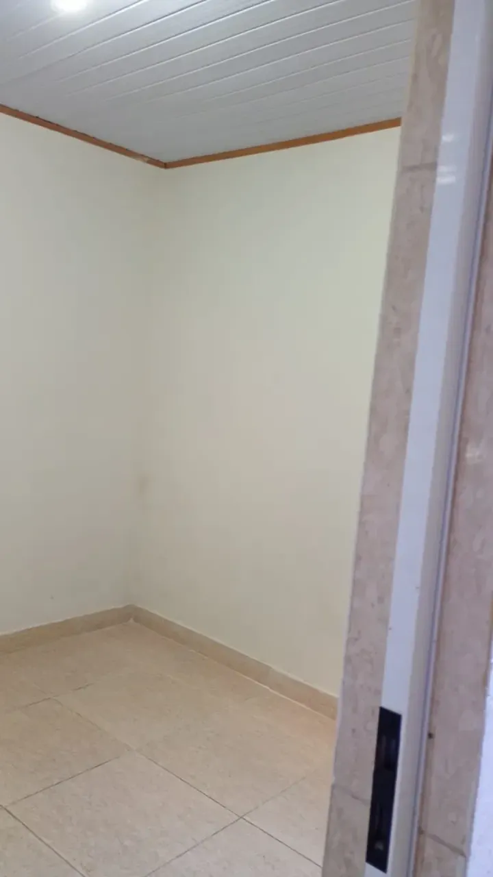 House with 2 bedrooms and 1 bathroom, fitted kitchen — photo 12