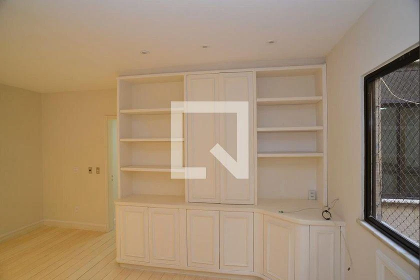 Apartamento para aluguel com 3 quartos e varanda de vidro — photo 39