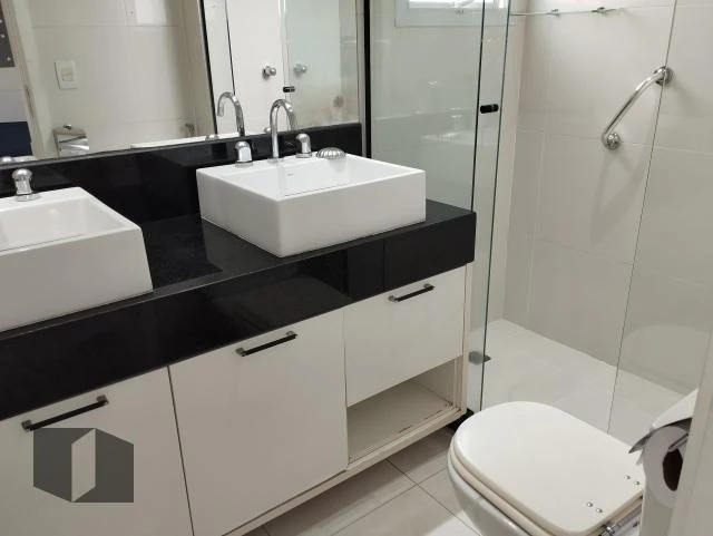 4-bedroom apartment with open-plan kitchen — photo 27