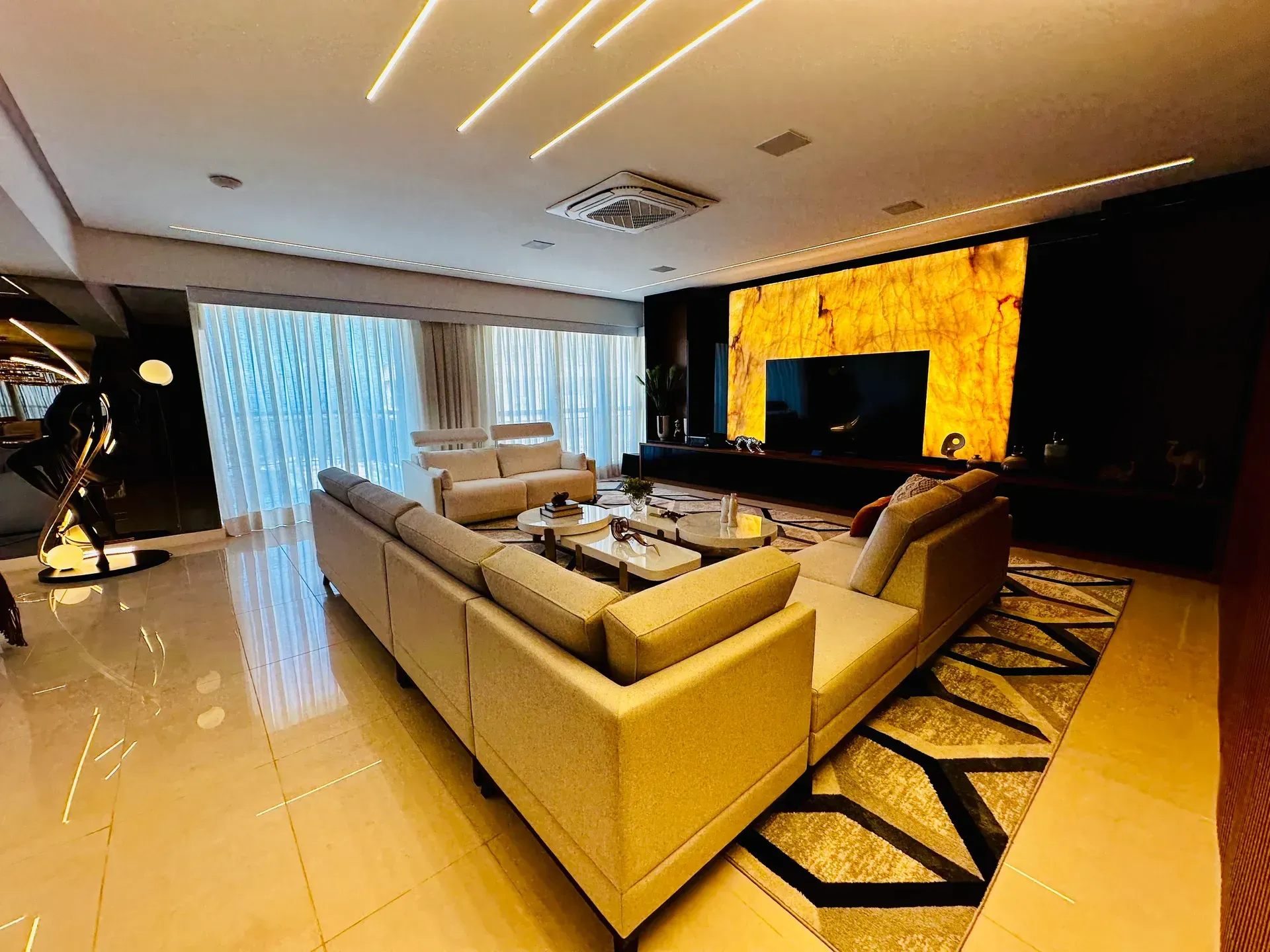 Мебльована дуплекс-квартира з 4 спальнями й 600 м² — photo 10