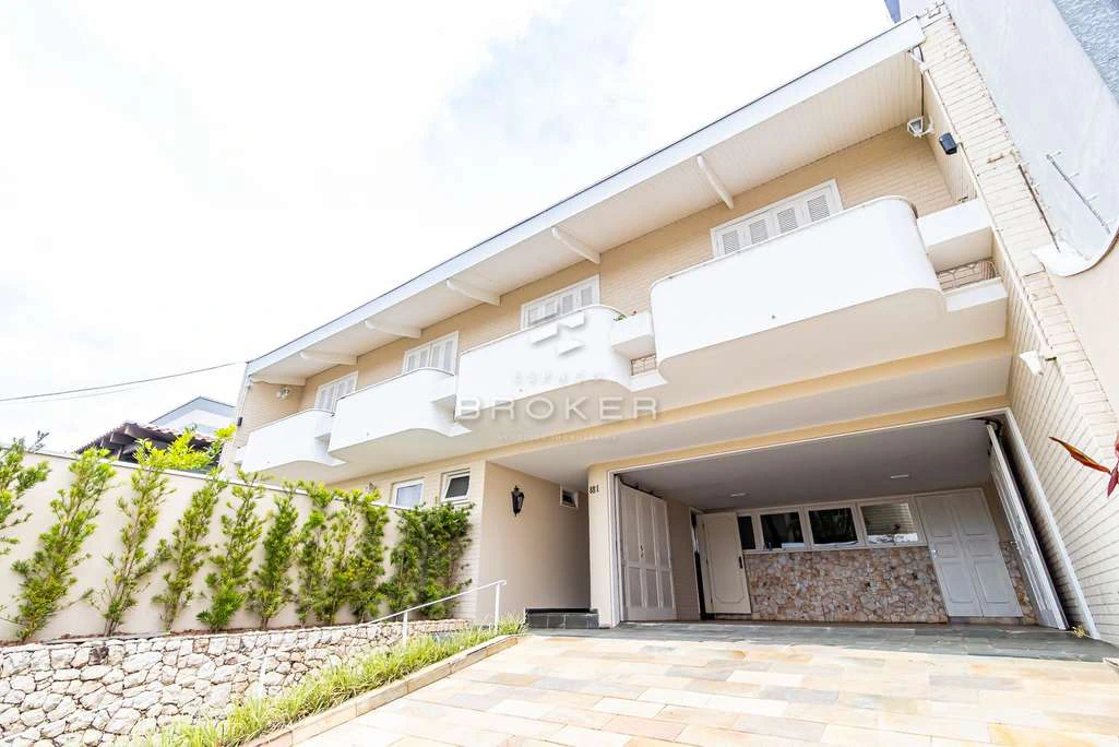 5-bedroom house with 347 m² and 4 parking spaces