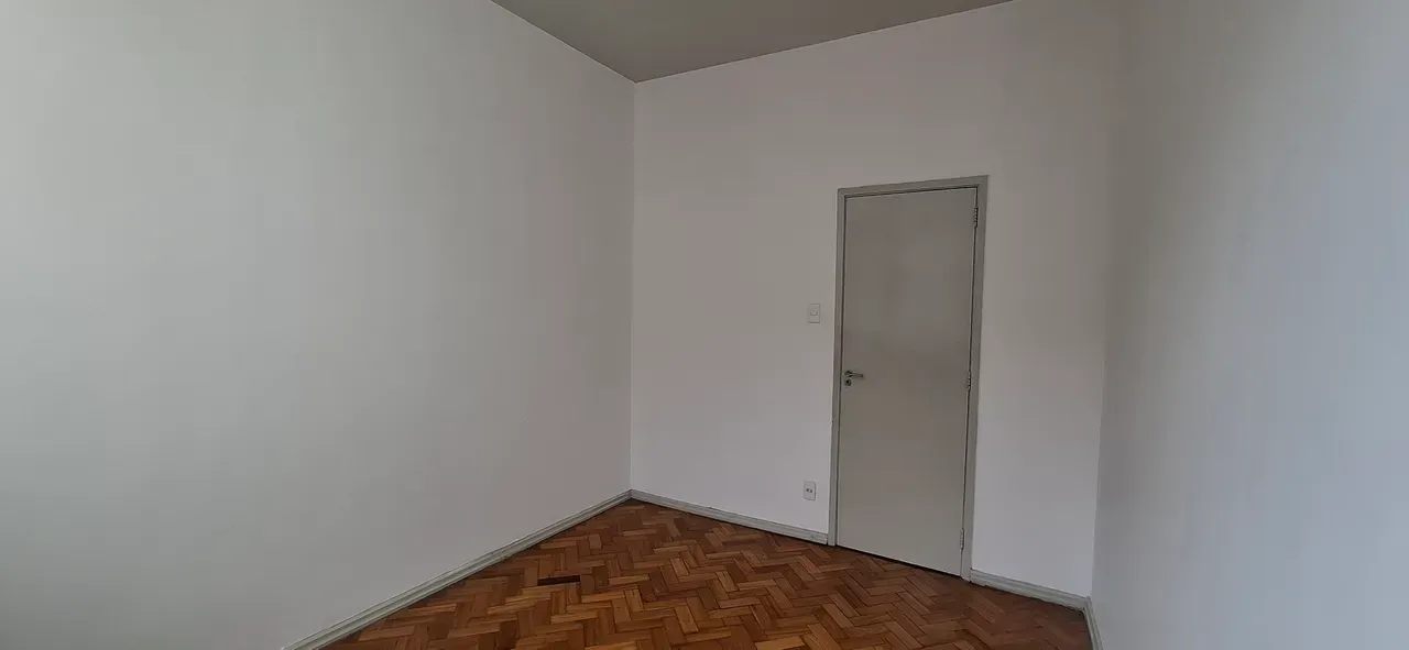 Apartment on the 7th floor with wood or laminate floors — photo 6