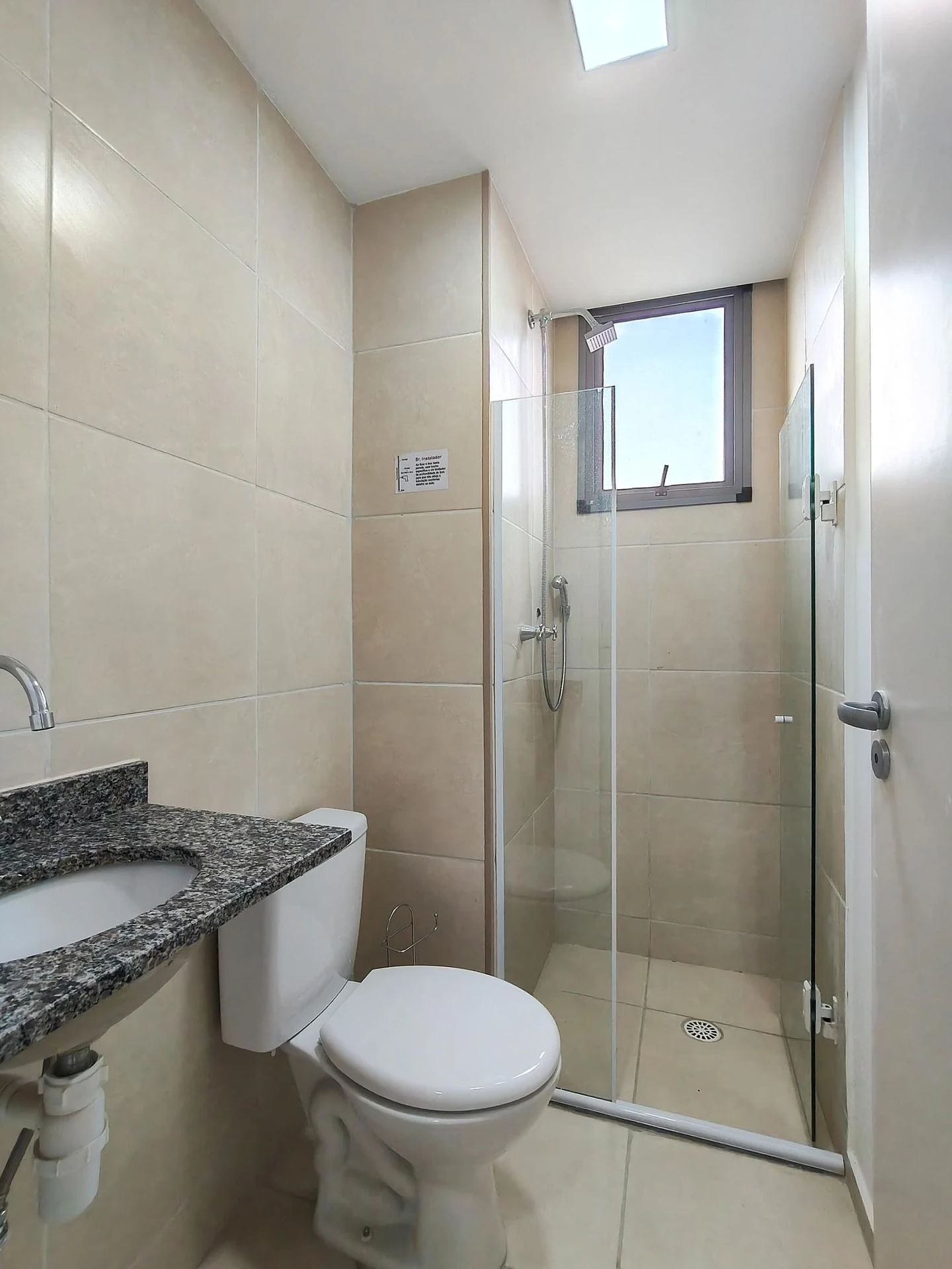 Apartamento com 2 quartos e varanda de vidro fechada — photo 38