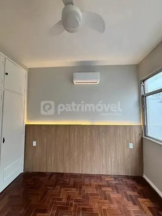 Wood or laminate floors in a 2-bedroom apartment, 70 m² — photo 15