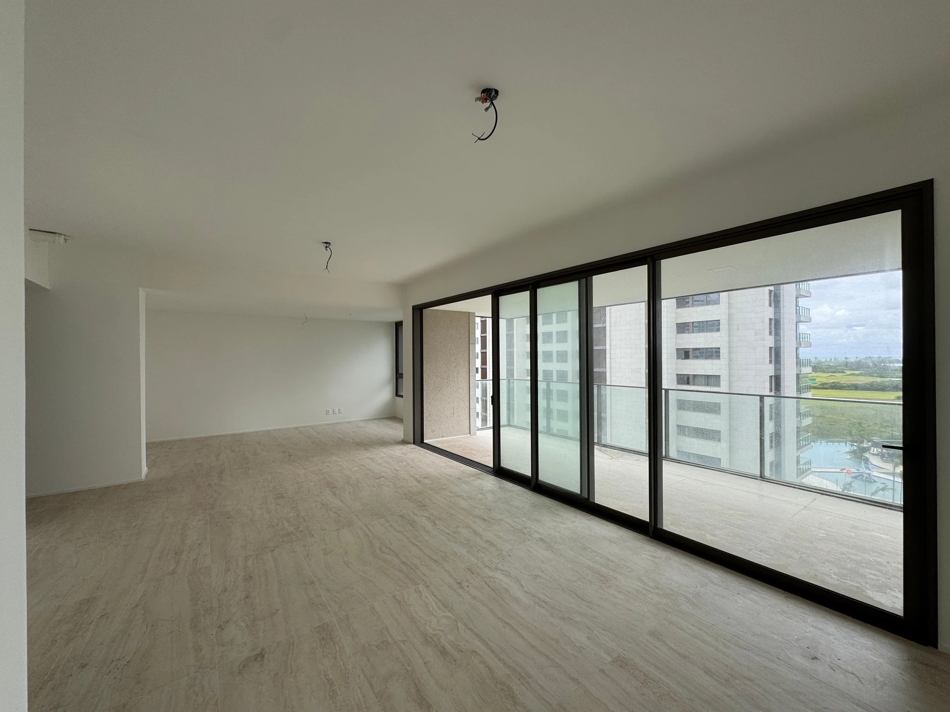 3-bedroom apartment with a home office — photo 6