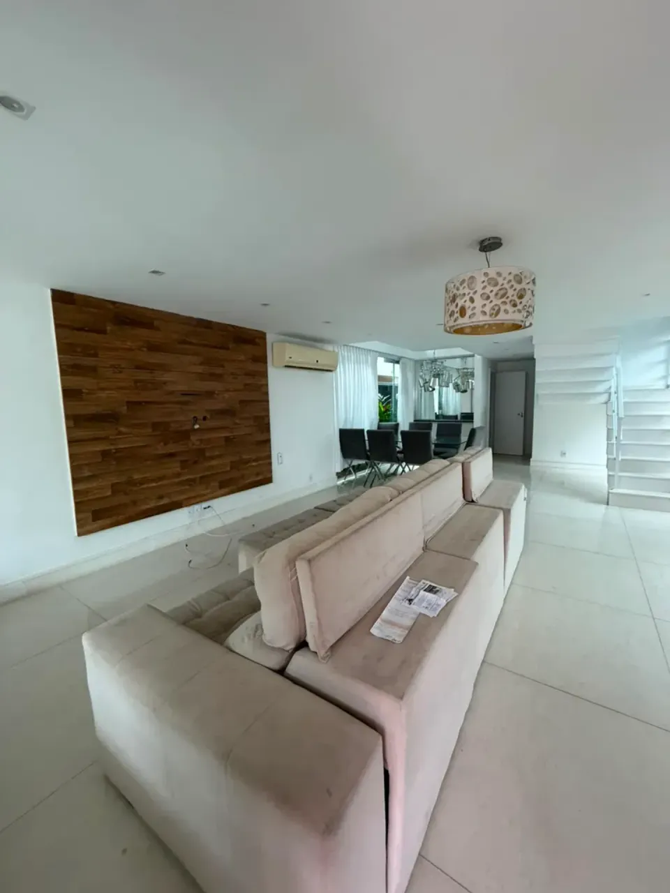 Rental house with 5 bedrooms and 5 bathrooms — photo 11