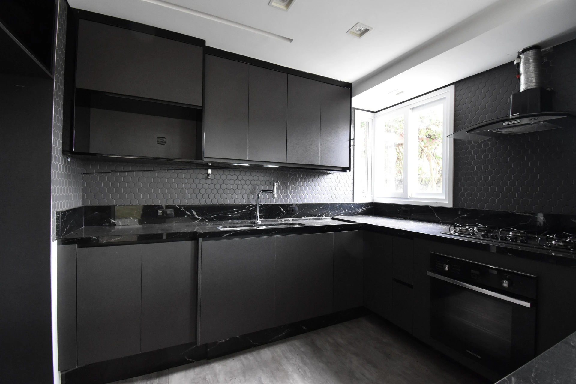 House, 411 m², with a bathtub — photo 17