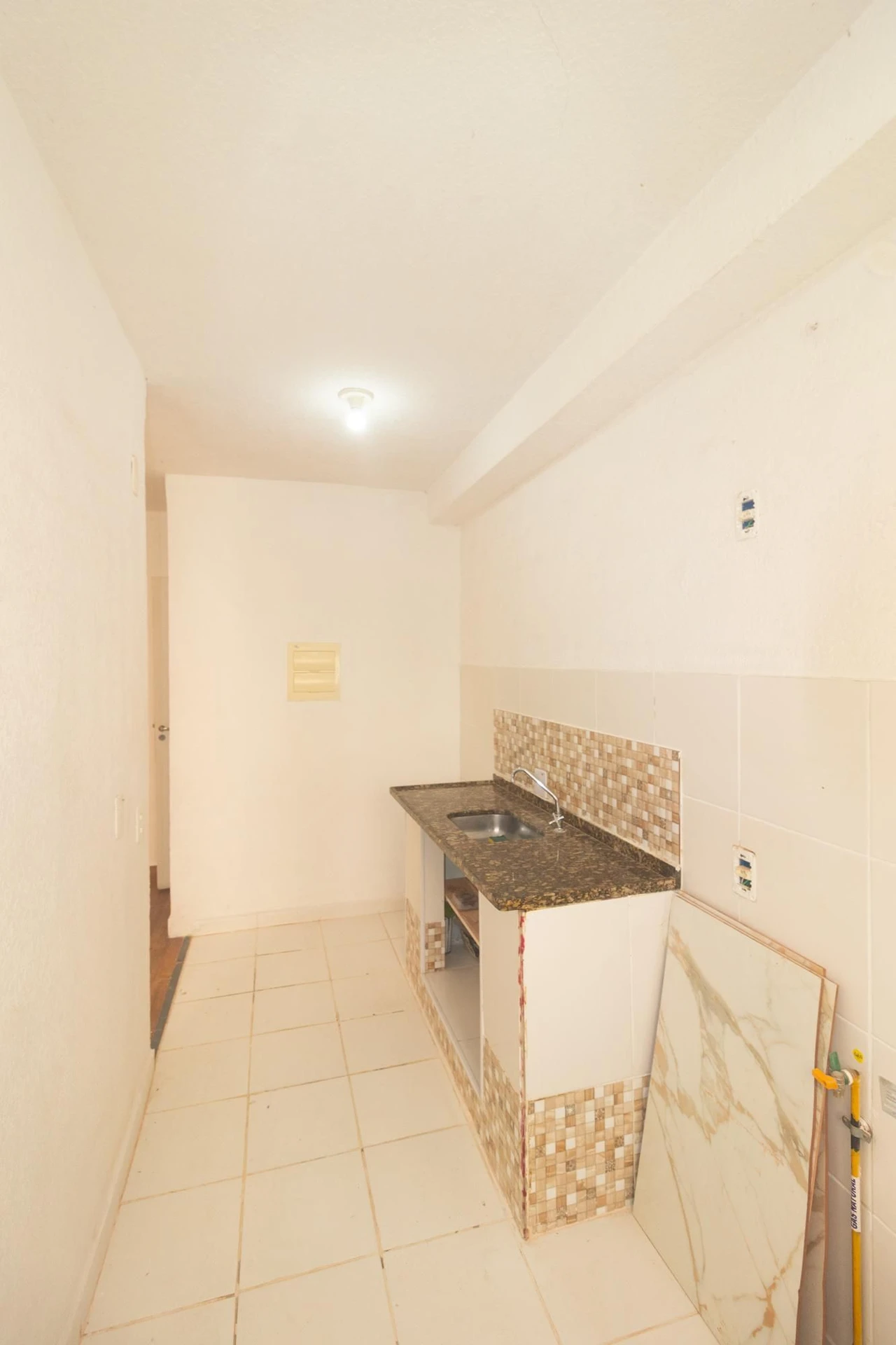 Apartment with 2 bedrooms and a kitchenette stove — photo 35