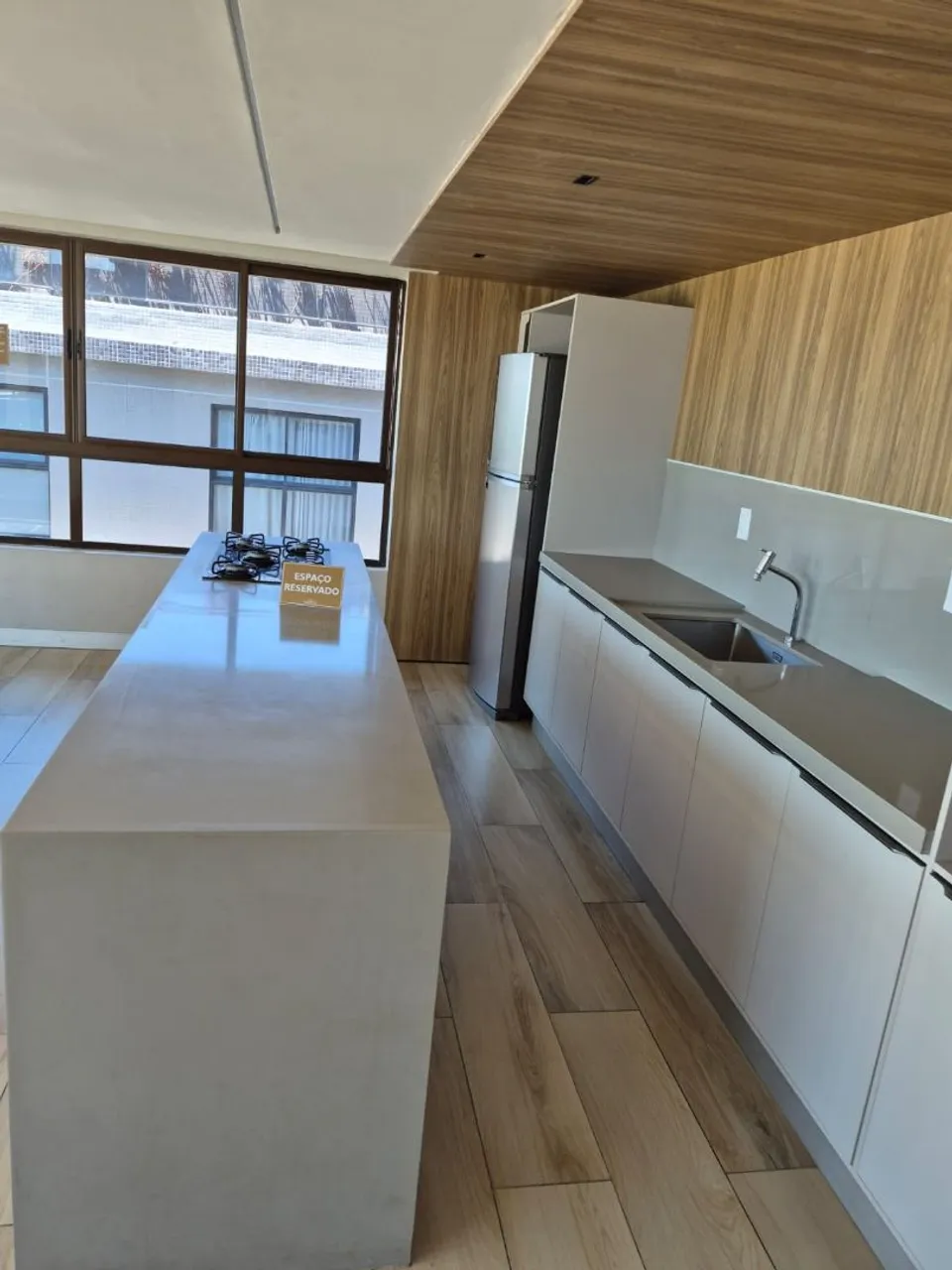 Furnished 2-bedroom apartment with balcony — photo 2