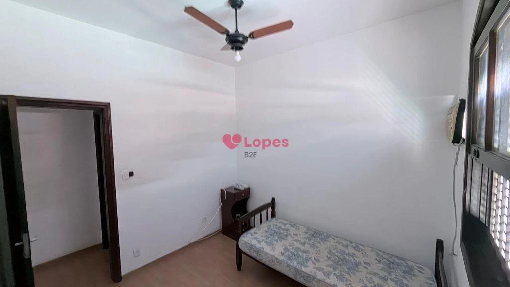 Casa de 450 m² com 3 quartos e fogão a gás — photo 23