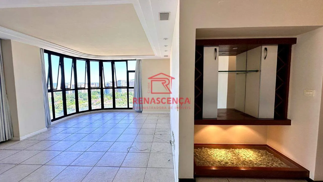 Apartment with 3 bedrooms and a balcony with floor-to-ceiling windows — photo 3