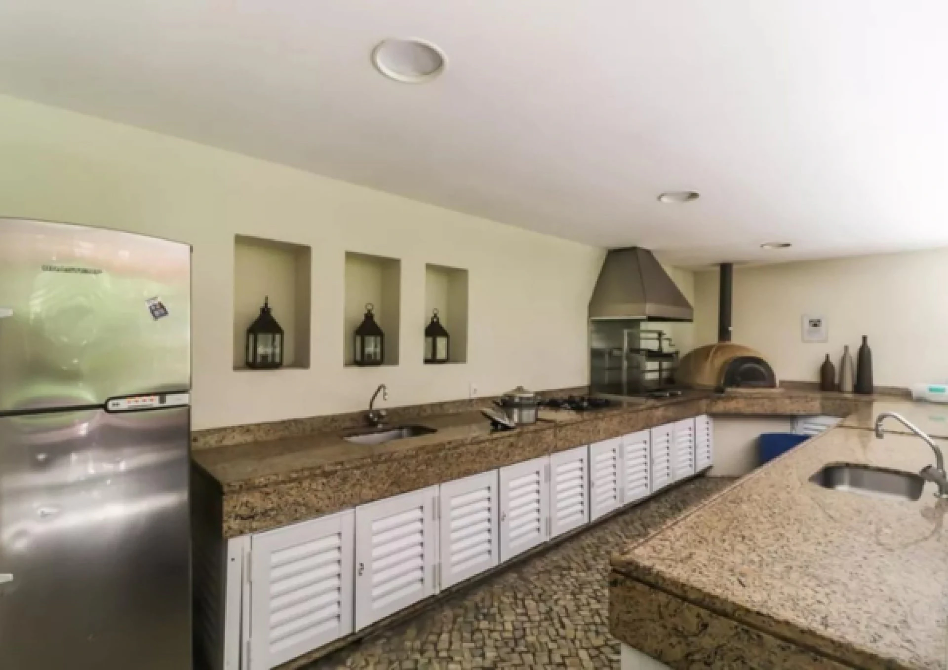 69 m² apartment with 2 bedrooms and 2 bathrooms — photo 16
