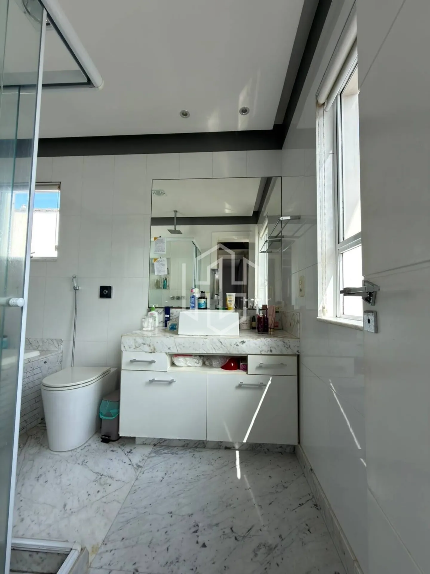 Балкон з грилем та 5 спалень: будинок 450 м² — photo 34