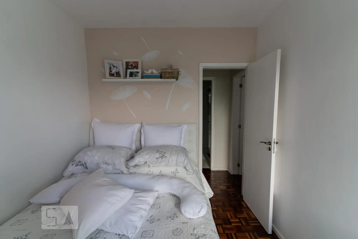 Furnished apartment, 78 m², with a glass-enclosed balcony — photo 33