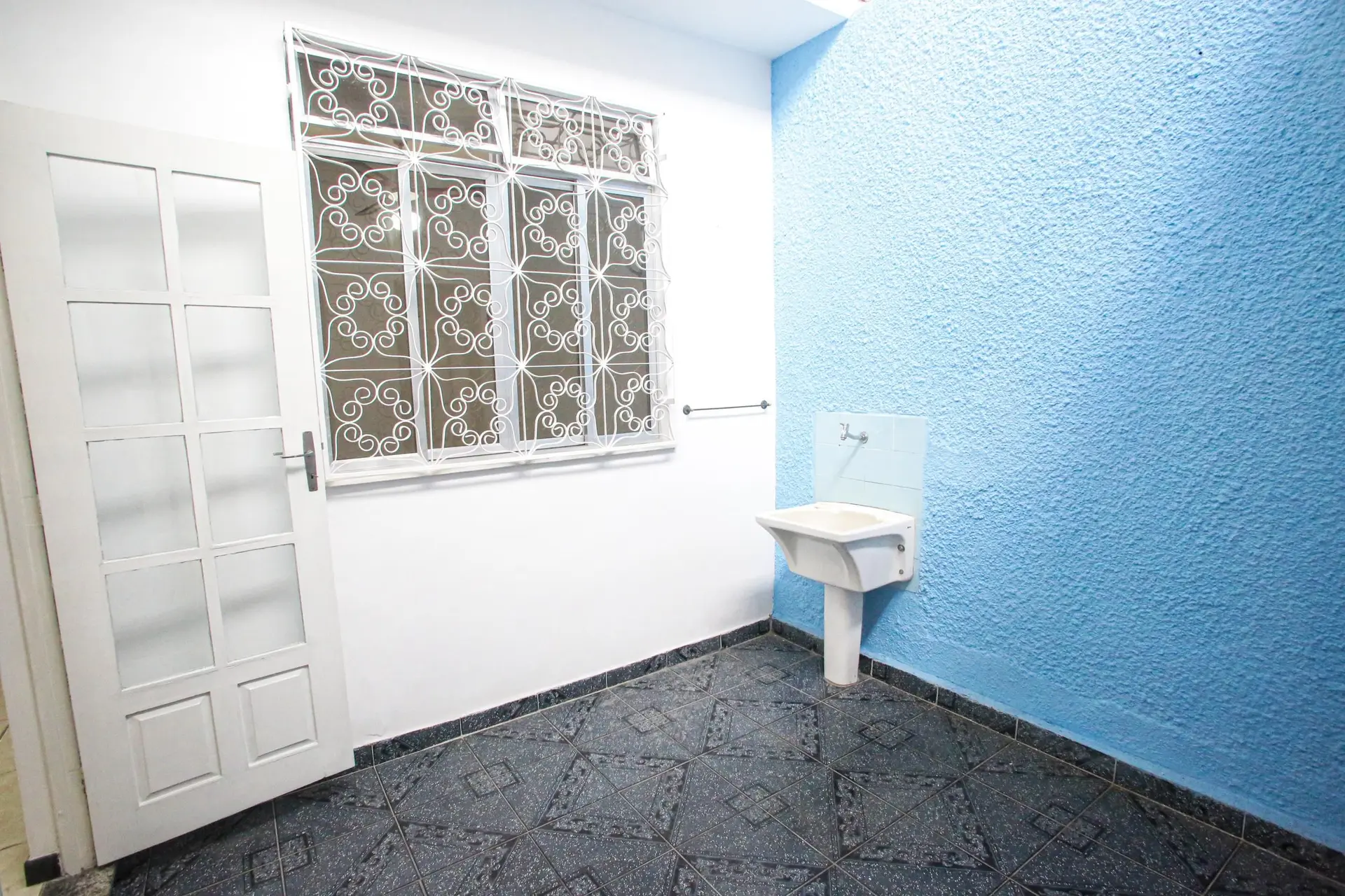 Будинок із 3 спальнями та садом — photo 40