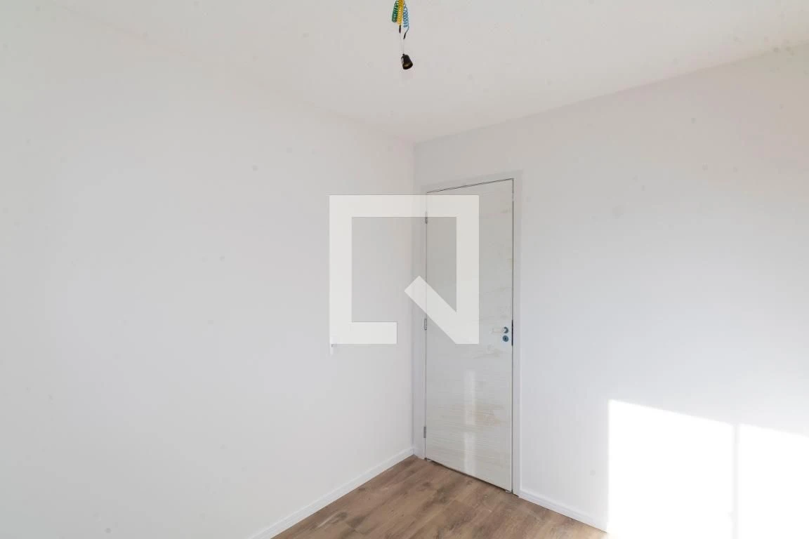 2-bedroom apartment with 1 bathroom, no parking — photo 33