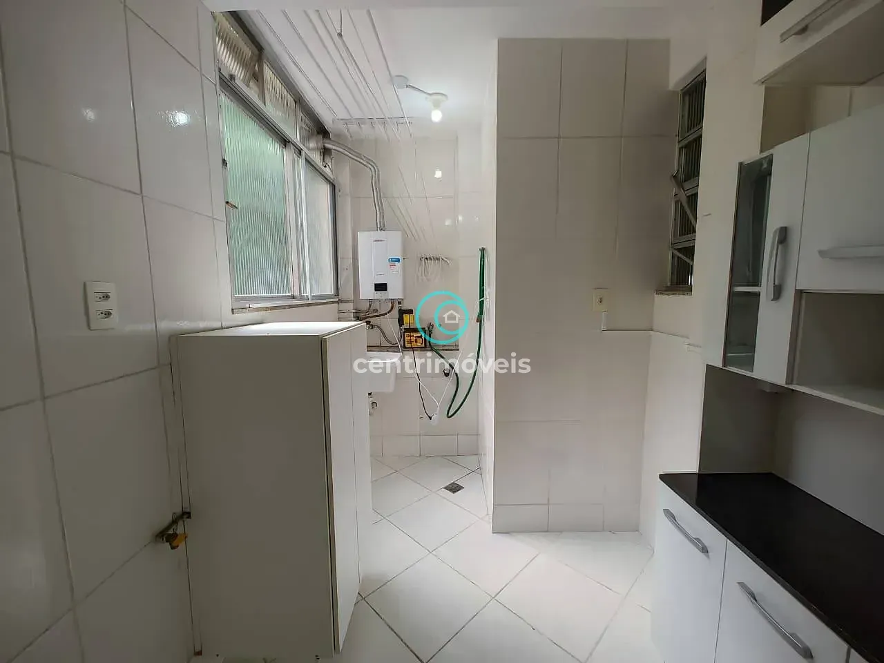 Wood or laminate floors in a 2-bedroom apartment, 50 m² — photo 30