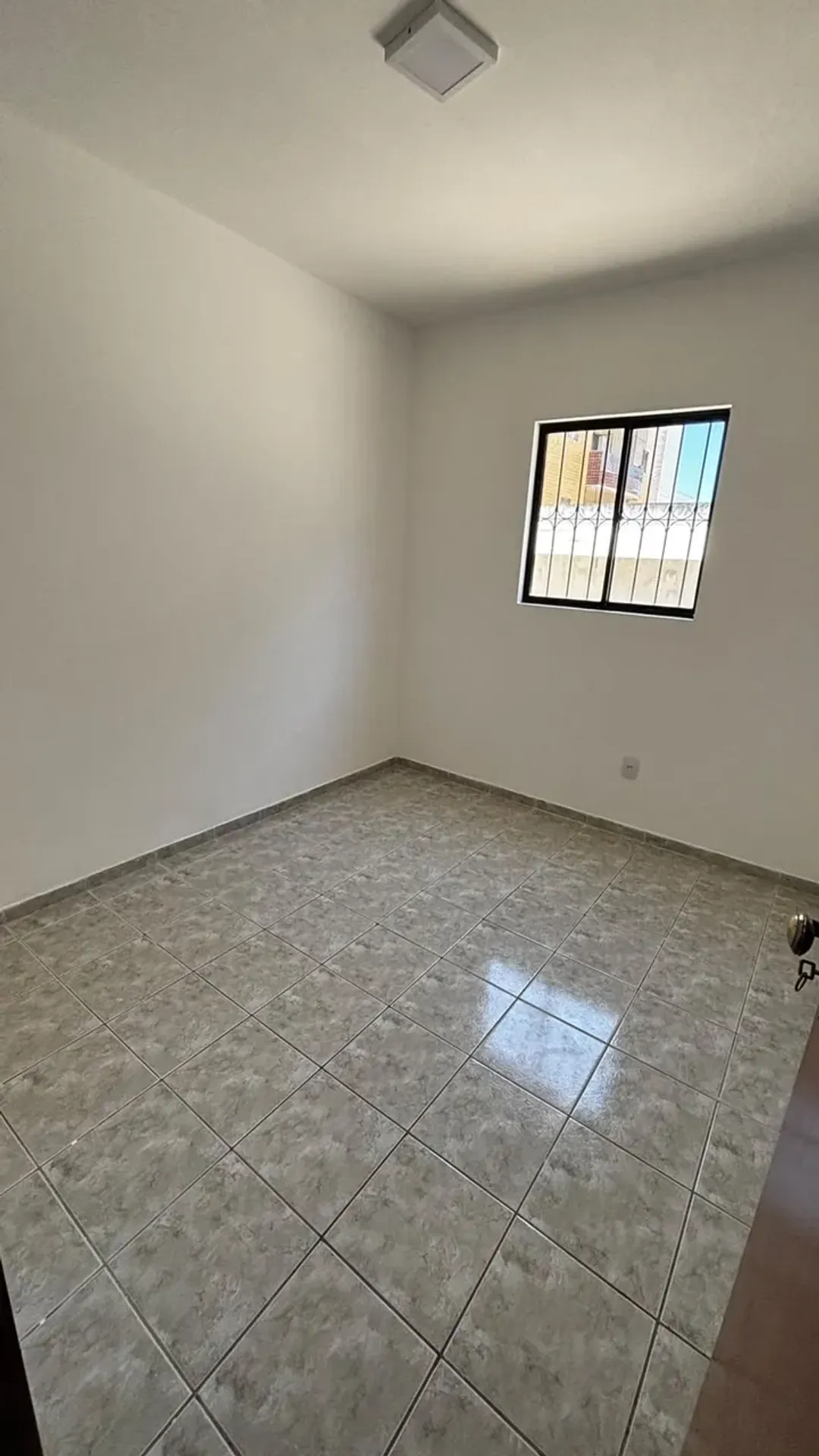 3-bedroom apartment, 1 with its own bathroom, 69 m² — photo 2