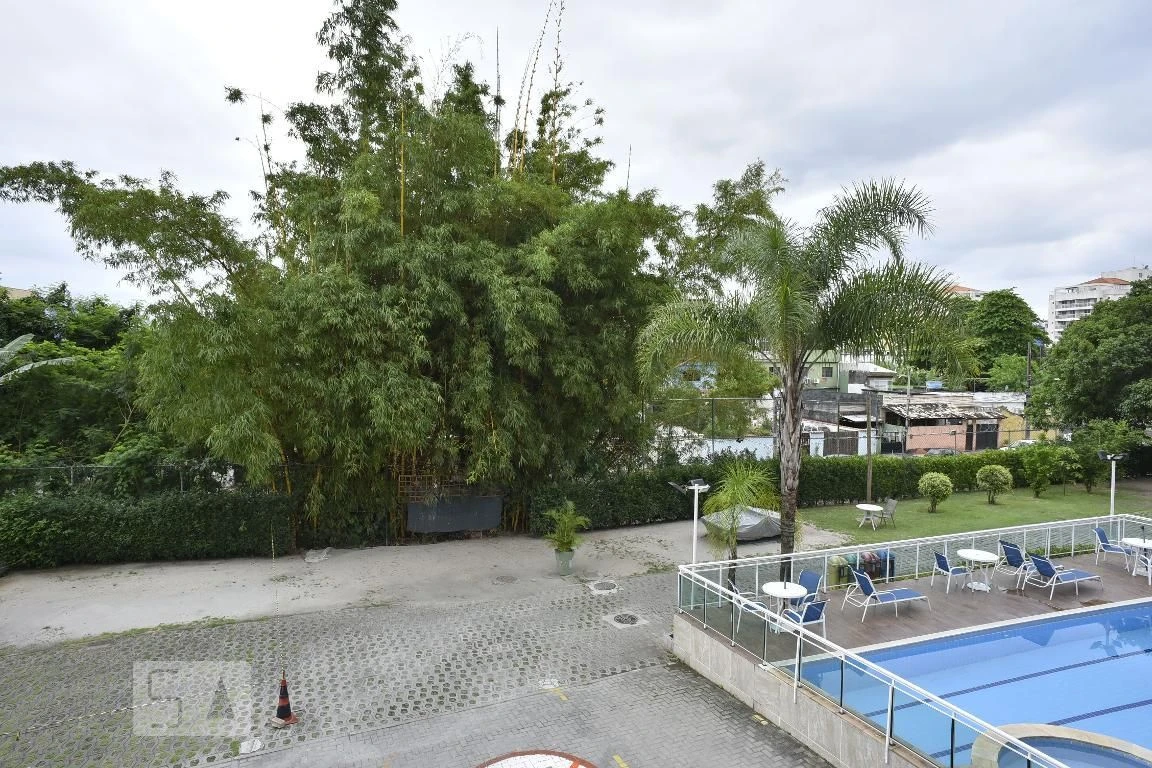 2-bedroom apartment in a building with a pool — photo 24