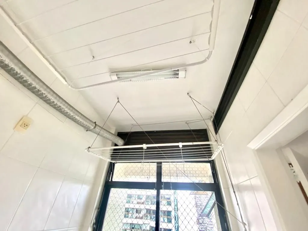 Apartment on the 13th floor with a bathtub — photo 31
