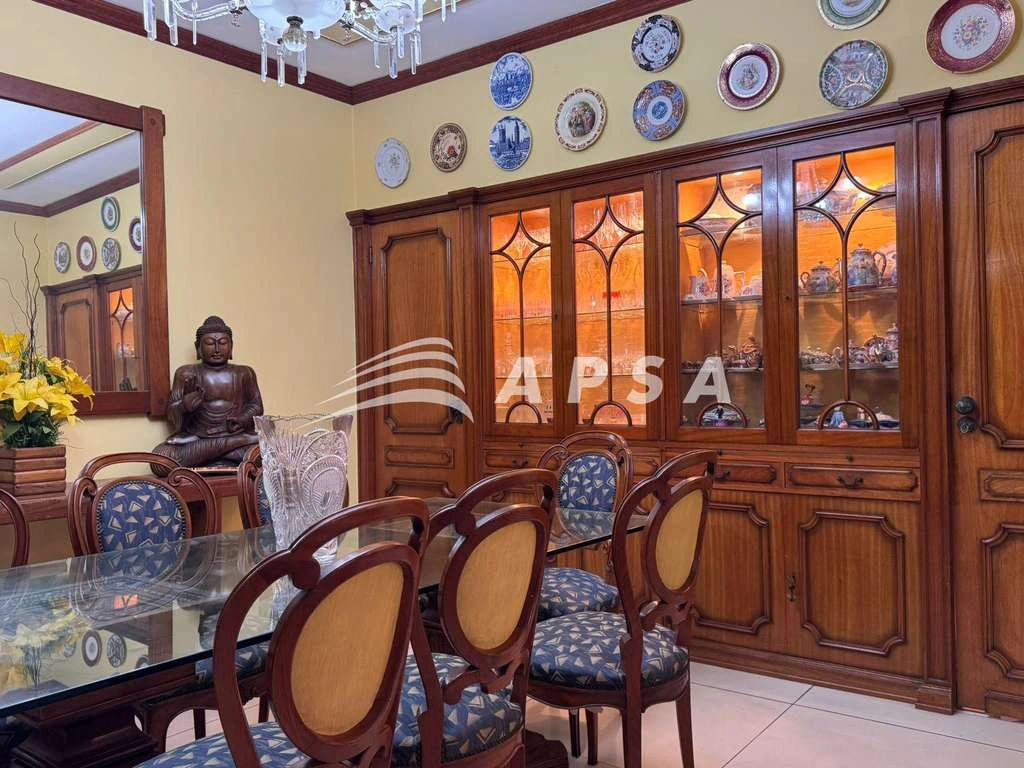 Furnished 208 m² apartment with 3 bedrooms and 2 parking spots — photo 20