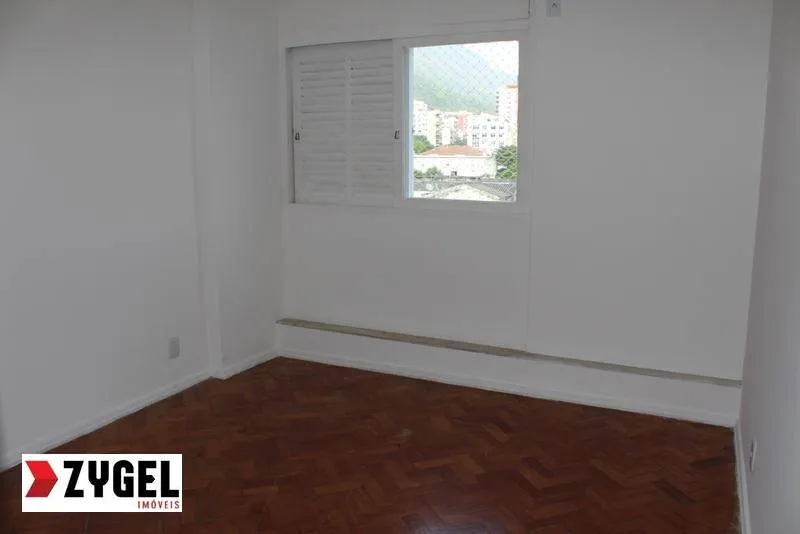 2-bedroom apartment with a closed-off kitchen — photo 3