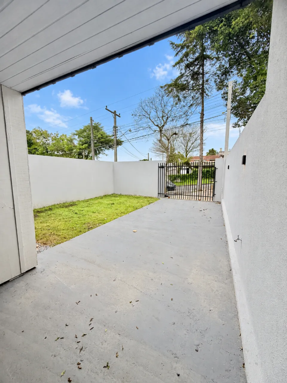 Wood or laminate floors in a 3-bedroom house, 55 m² — photo 19