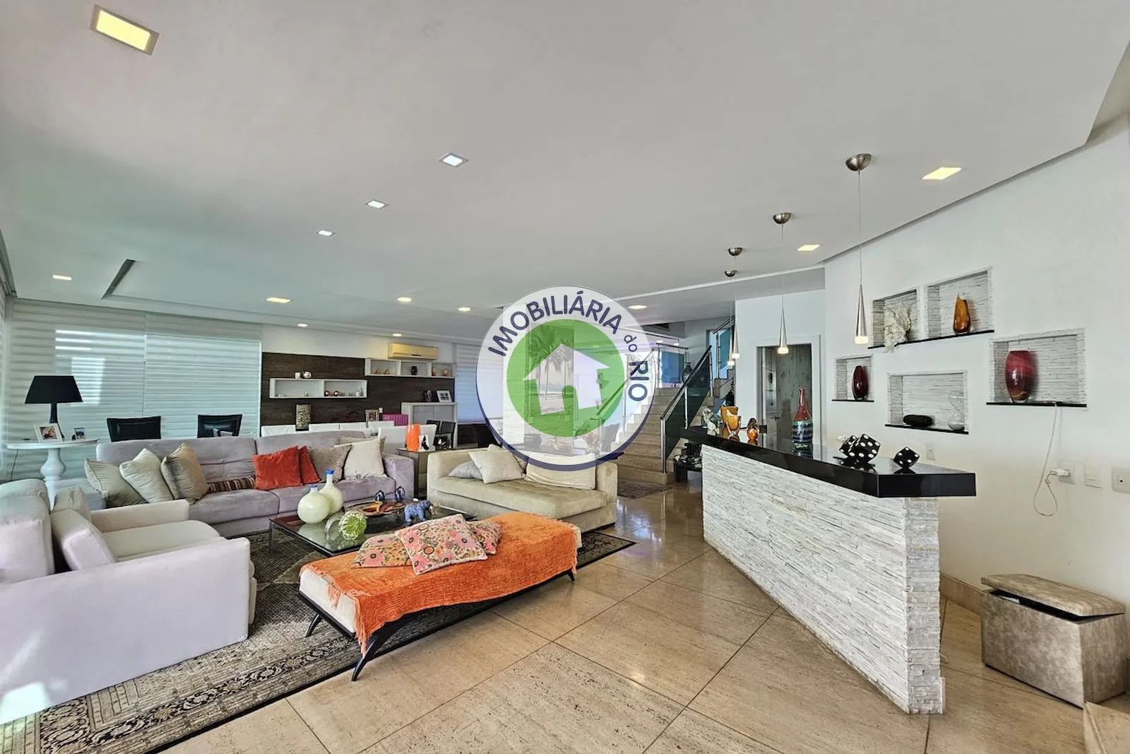 Casa com 5 quartos e 5 banheiros, cozinha fechada — photo 23