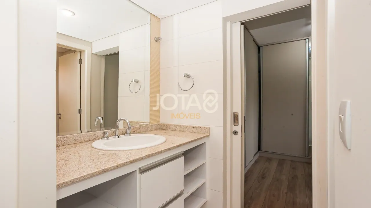 Furnished apartment with 131 m², 2 bedrooms and 3 baths — photo 10