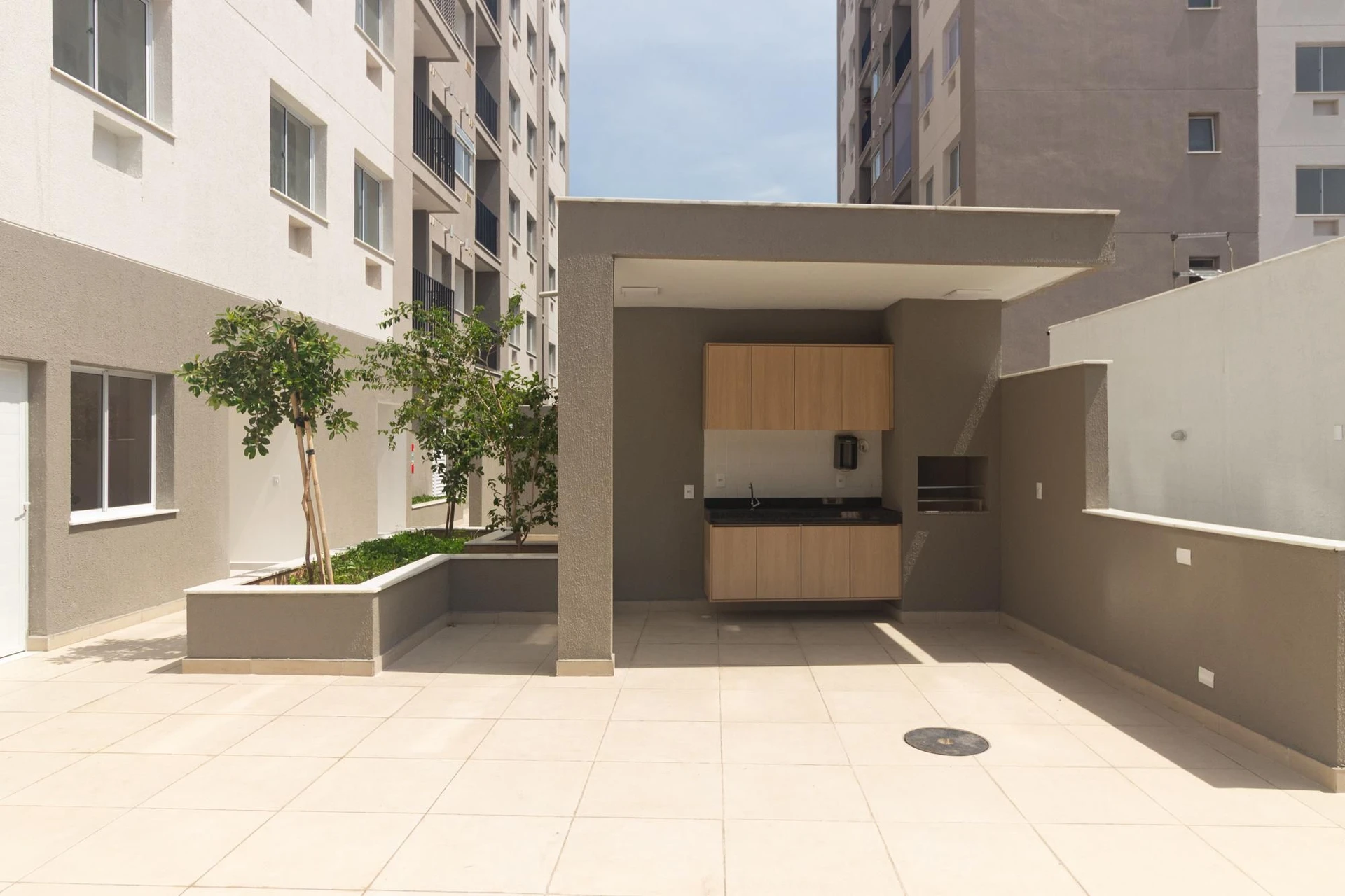 Apartment with 2 bedrooms, 1 en-suite and 1 parking spot — photo 31