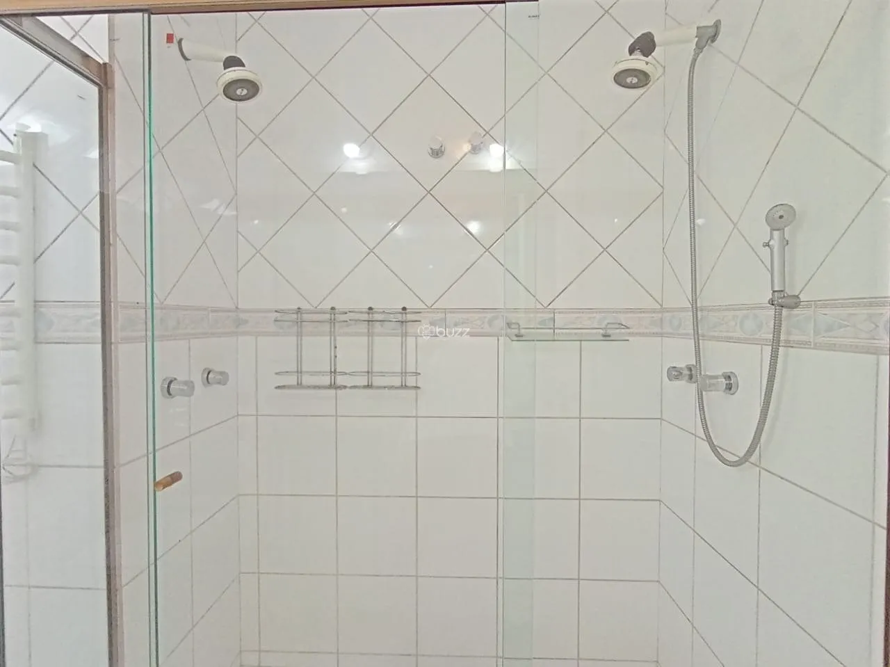 House with 4 en-suite rooms and 6 bathrooms, 301 m² — photo 32