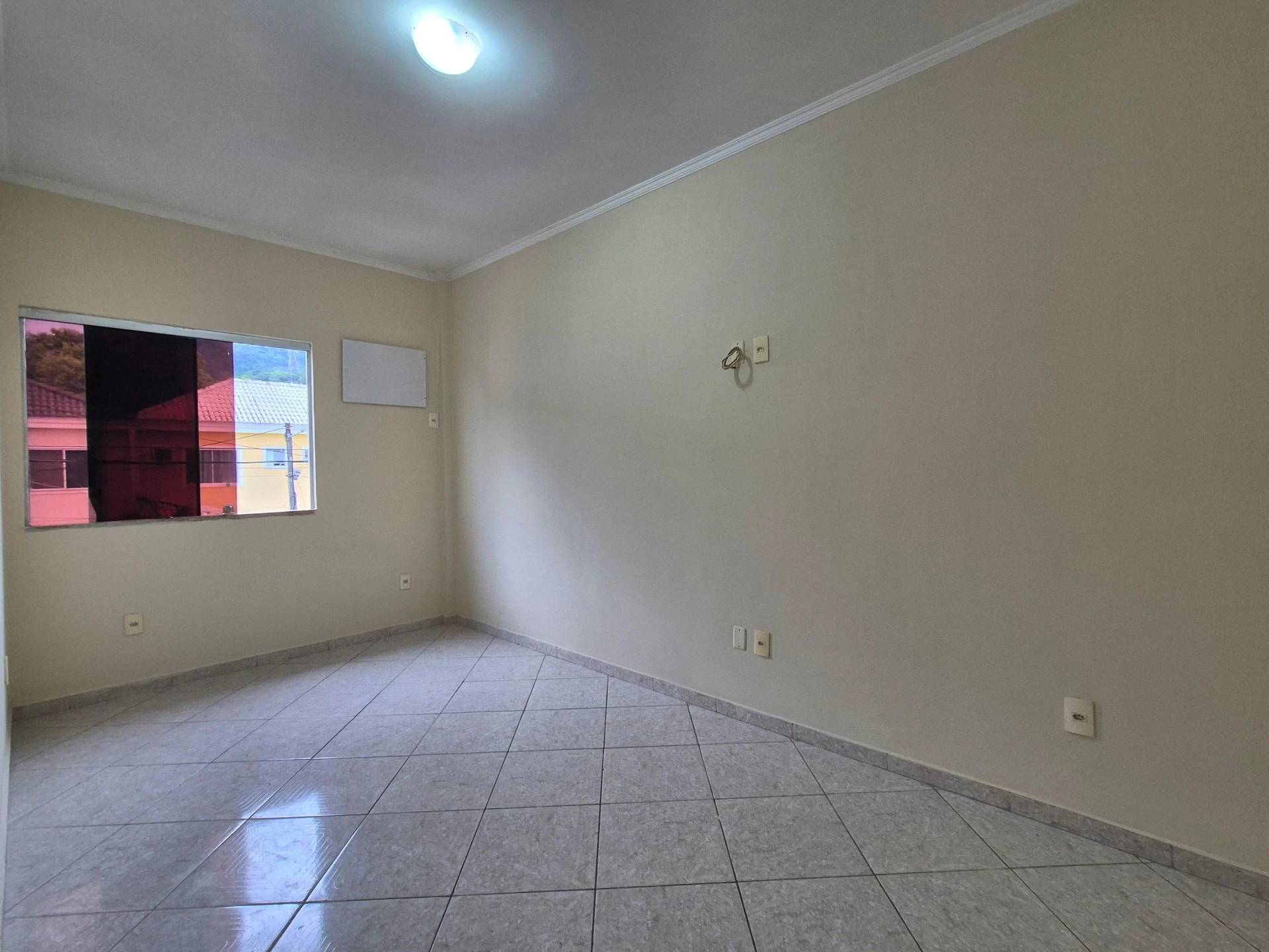 Будинок 180 м² з балконом із грилем та садом — photo 31