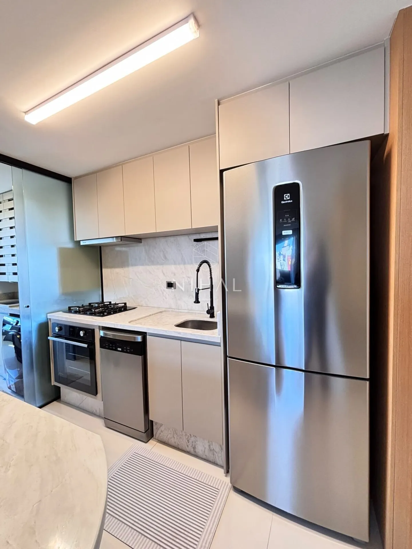 Dishwasher in a 3-bedroom apartment, 151 m² — photo 10