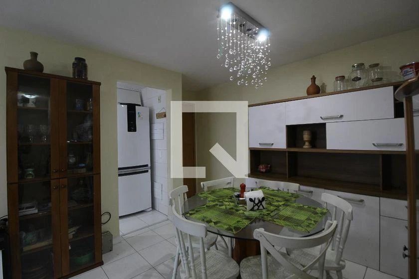 Apartamento amueblado de 3 dormitorios con balcón acristalado — photo 17