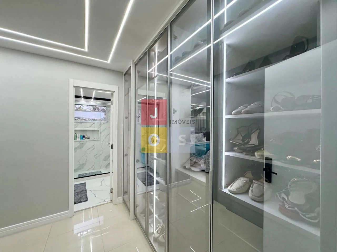 Apartamento mobiliado, 193 m², com janelas do piso ao teto — photo 109