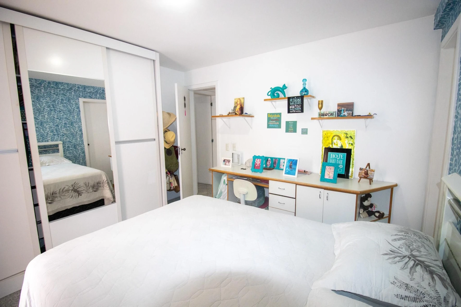 Furnished apartment with 3 bedrooms and a balcony — photo 15