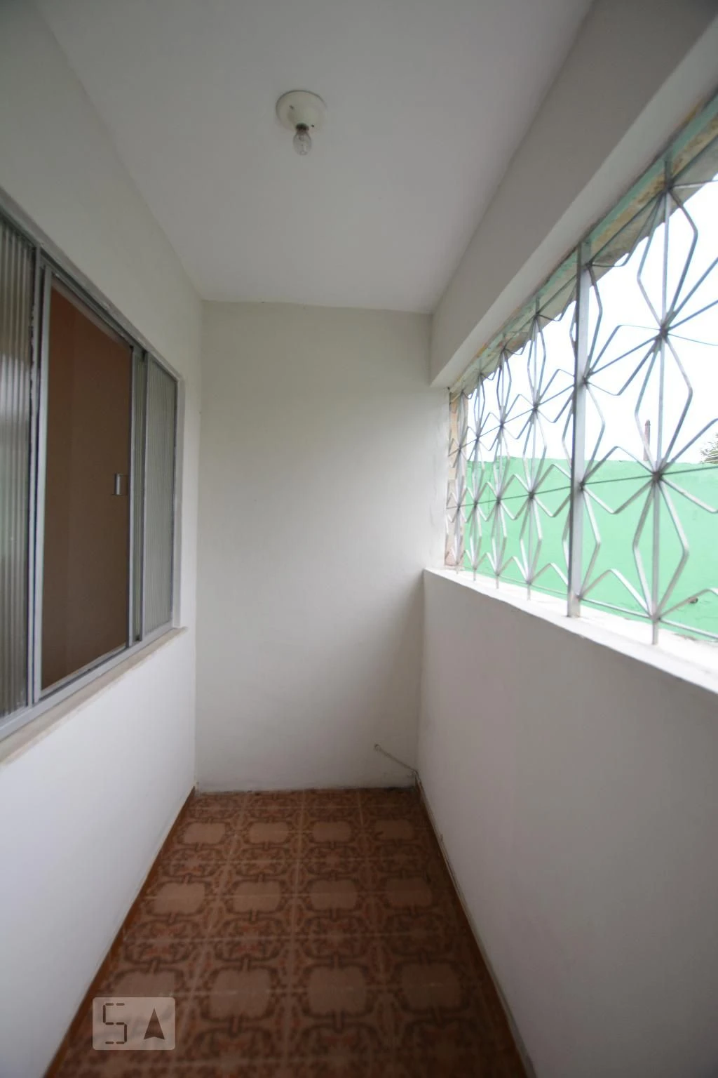 3-bedroom apartment with a glass-enclosed balcony — photo 4
