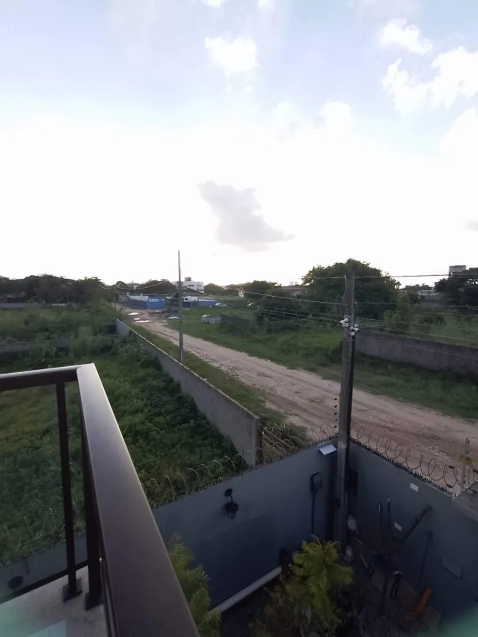 Будинок 280 м² з балконом із грилем та панорамними вікнами — photo 15