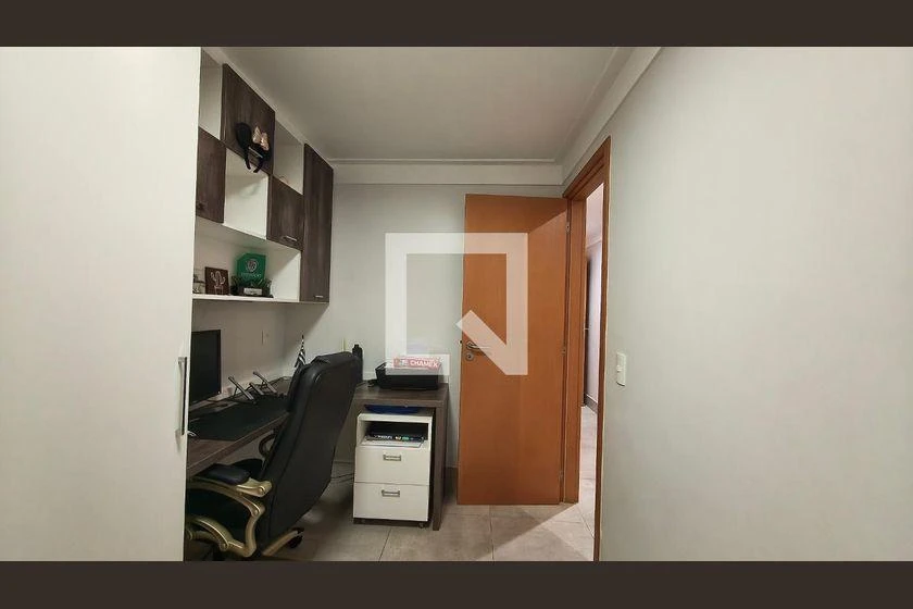 Furnished apartment, 160 m², with a glass-enclosed balcony — photo 44