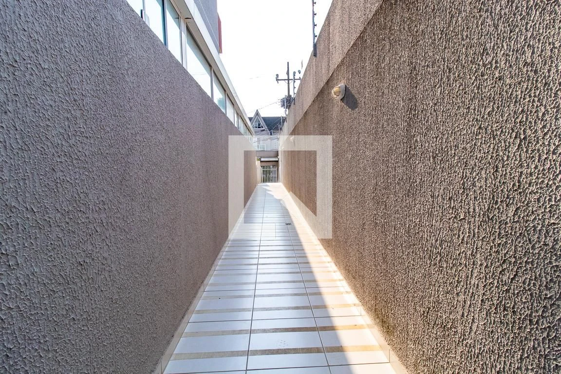Balcony with a grill in a 2-bedroom apartment, 48 m² — photo 36