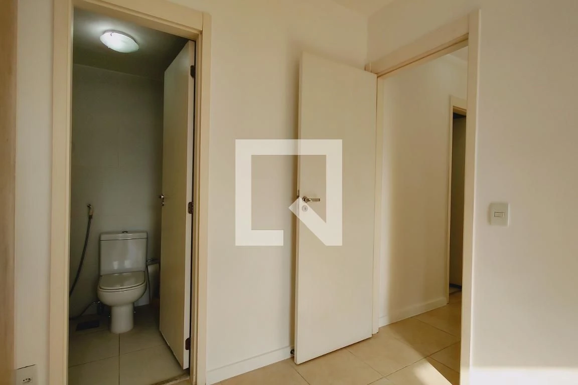 Apartamento, 70 m², com janelas do piso ao teto — photo 8