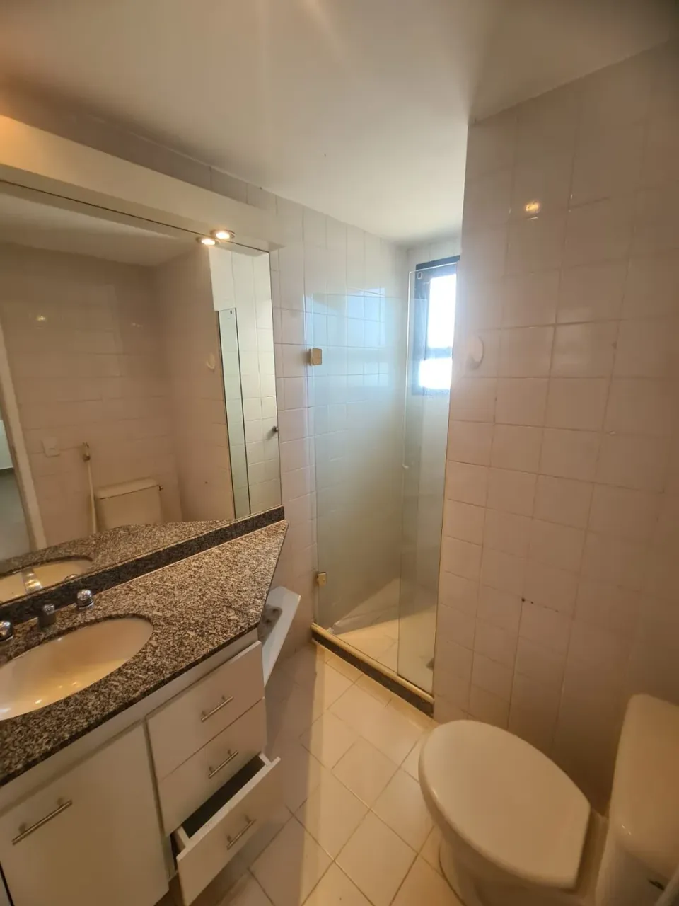Apartment with 2 bedrooms, 2 bathrooms and a balcony — photo 16