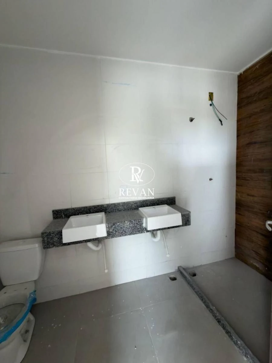 Floor-to-ceiling windows in a 4-bedroom house, 157 m² — photo 11