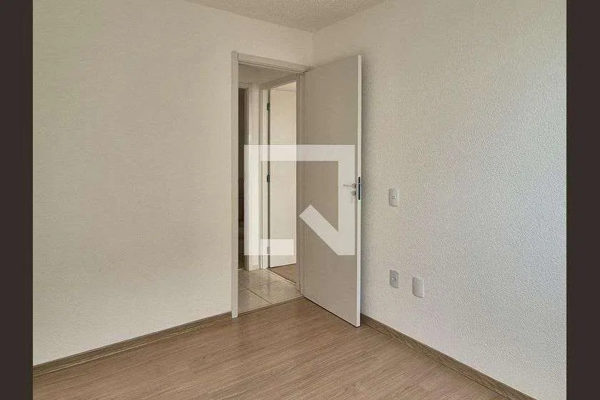 2-bedroom apartment in a building with a gym — photo 7