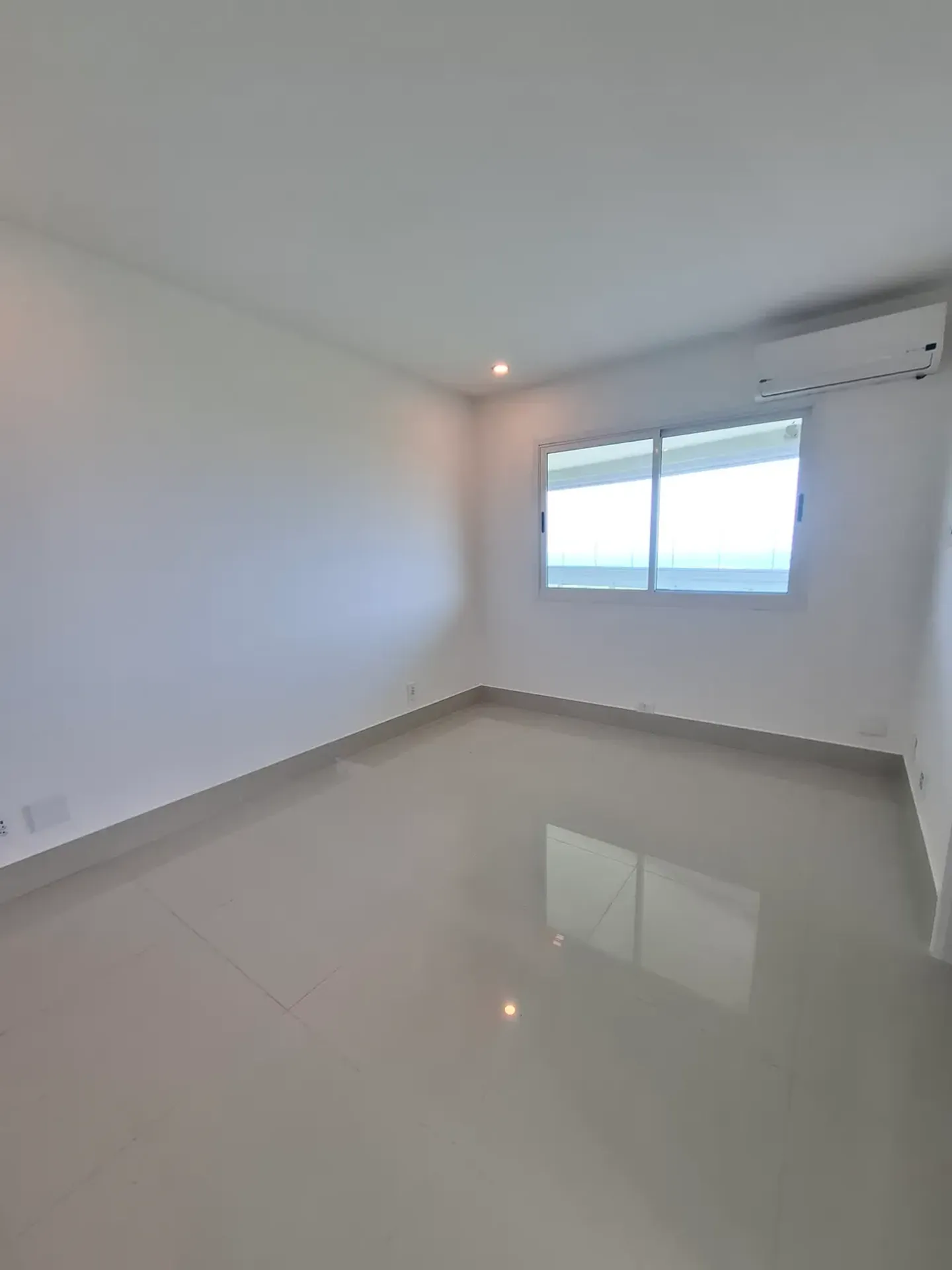 Apartment, 122 m², with a glass-enclosed balcony — photo 5