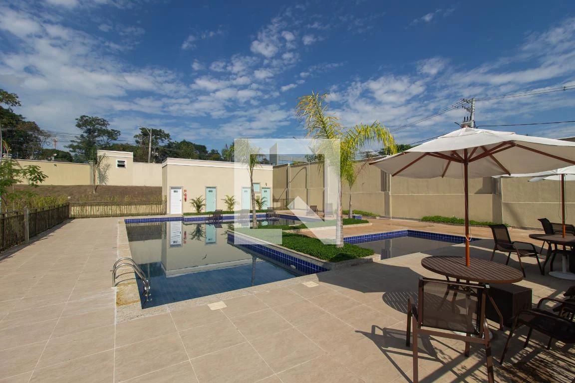 2-bedroom apartment in a building with a pool — photo 27
