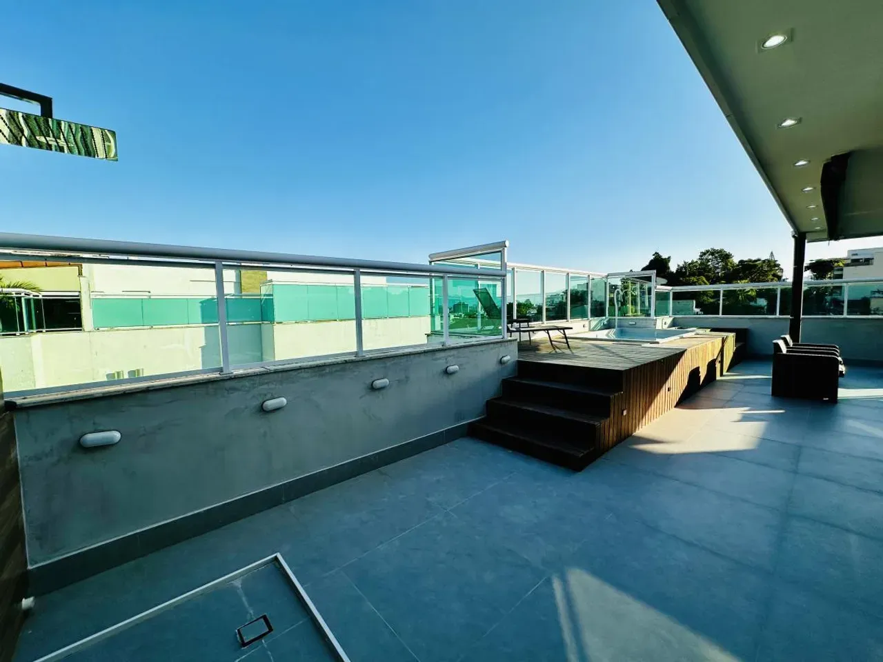 Furnished apartment, 198 m², with floor-to-ceiling windows — photo 31