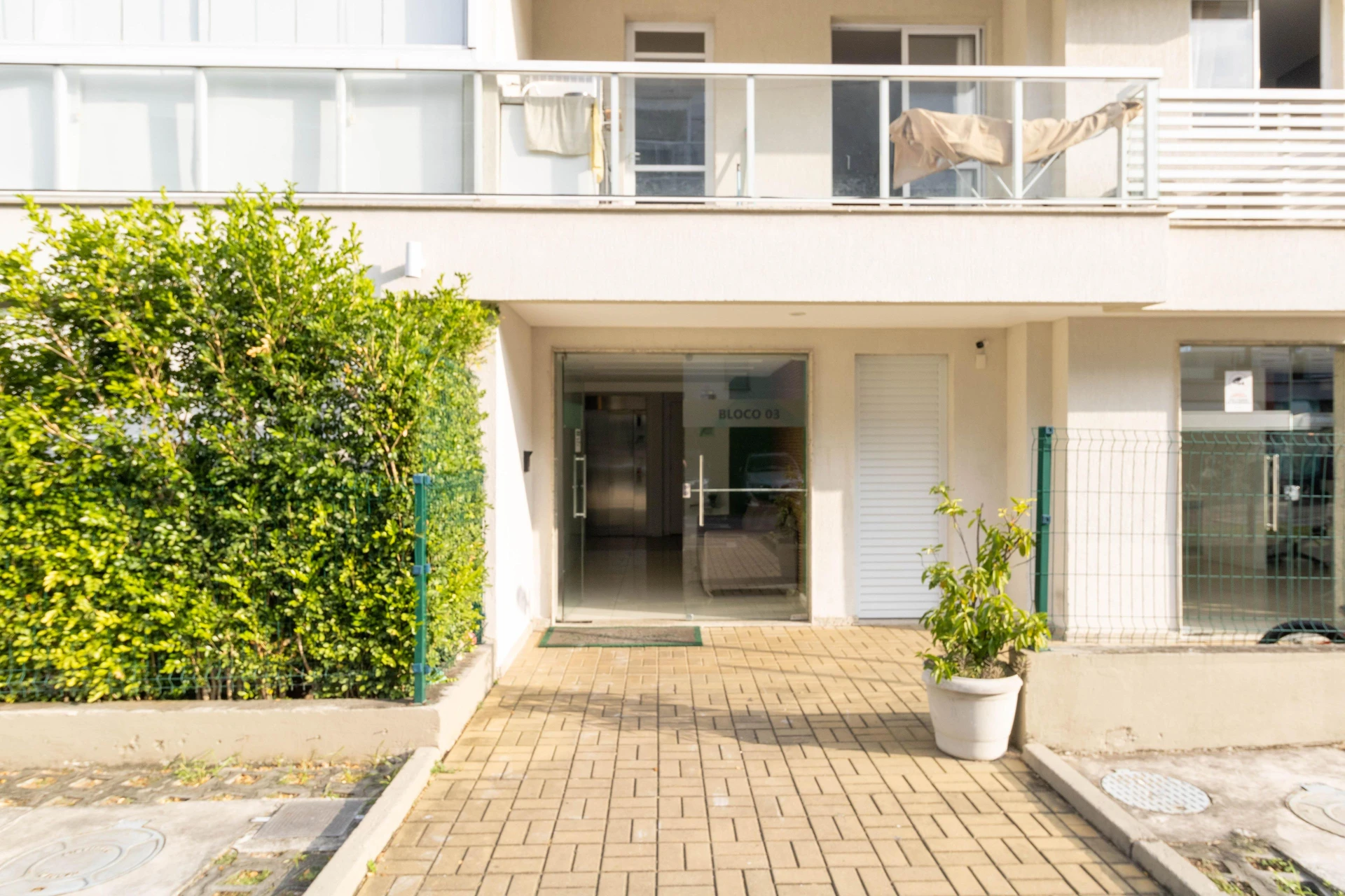 Renting apartment with 4 bedrooms and 3 bathrooms — photo 9