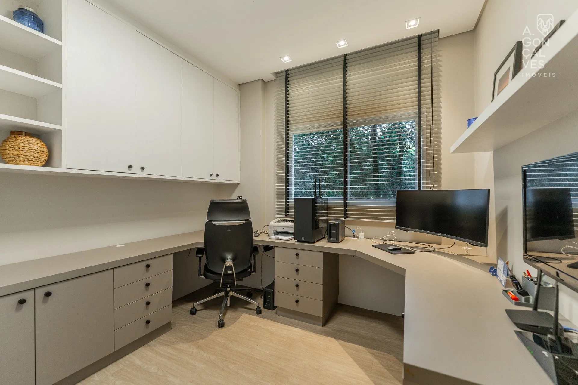 3-bedroom apartment with a dishwasher in Curitiba — photo 28