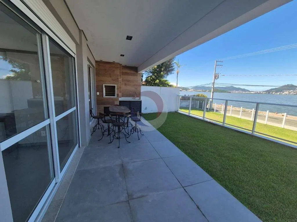 200 m² apartment with a dishwasher and a water view — photo 7